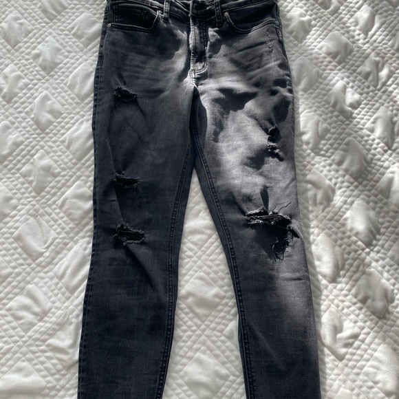 5 pairs of Silver jeans size 28 - Picture 2 of 10